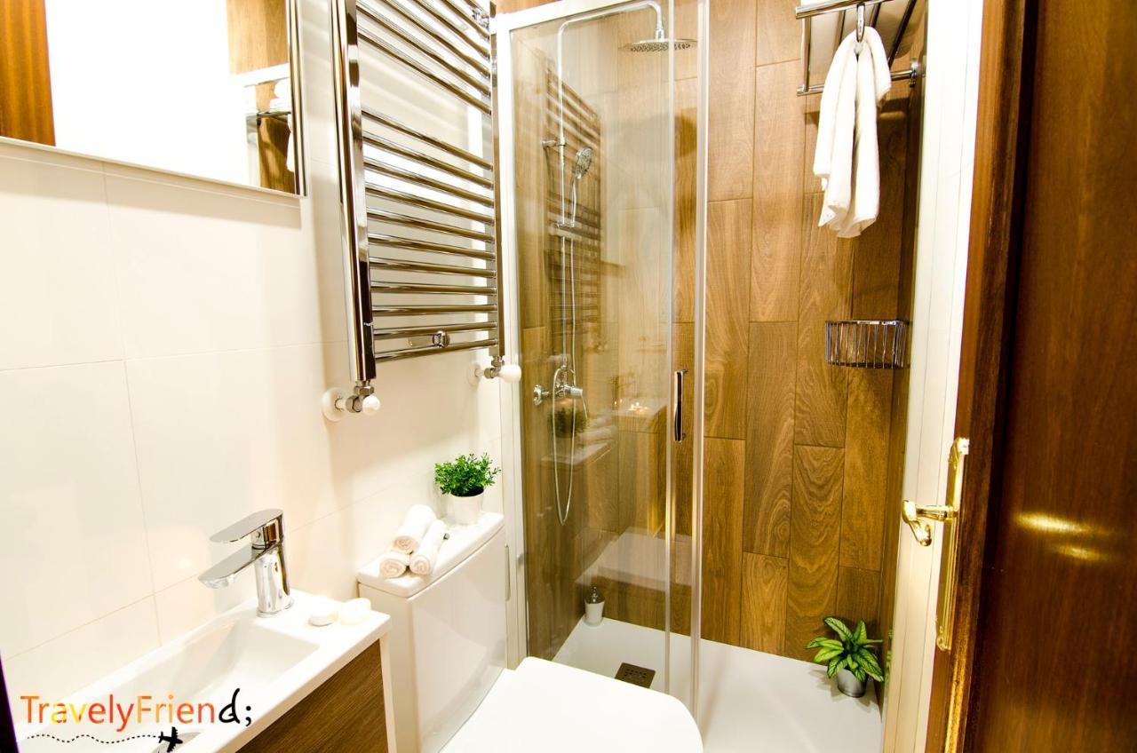 Spacious & Central Apartament